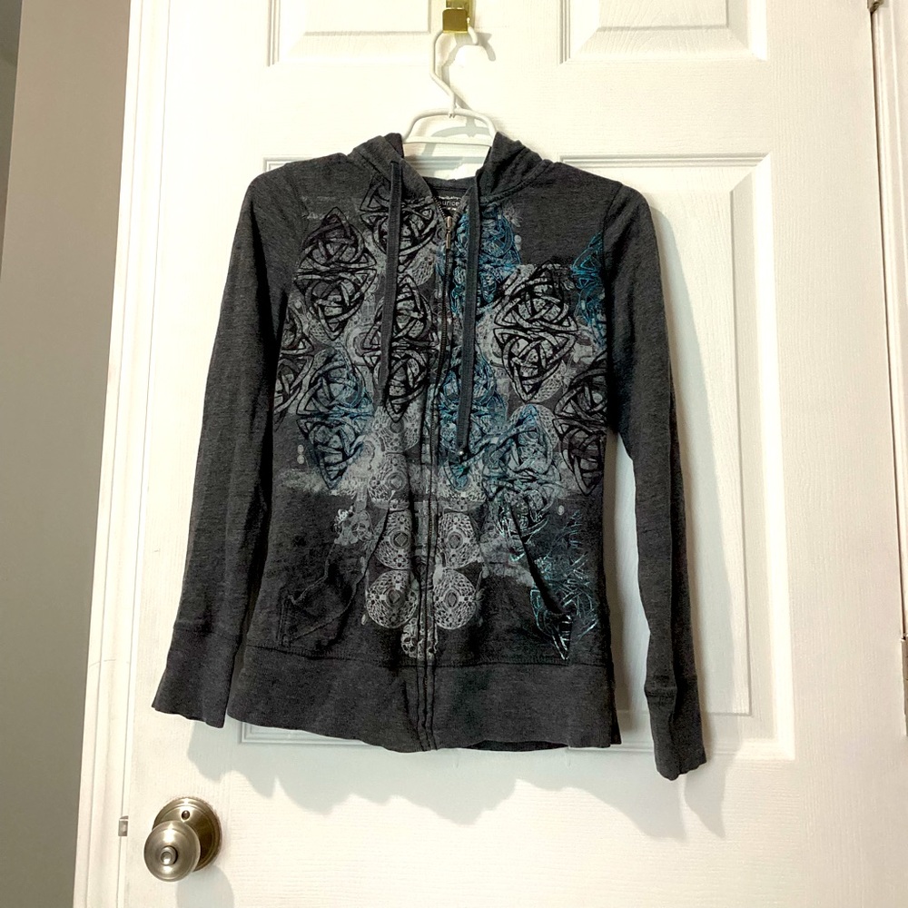 Maurice’s zip up hoodie small